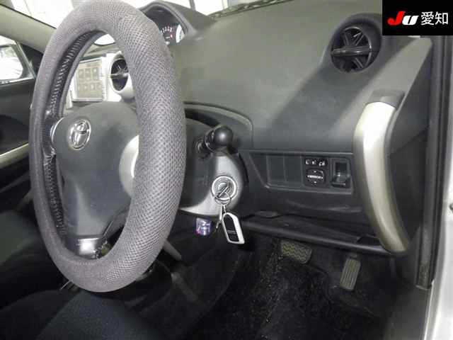 TOYOTA IST