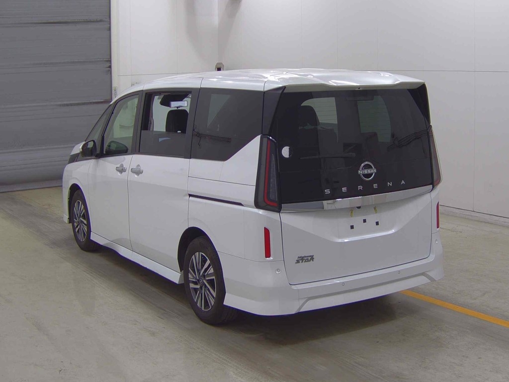 NISSAN SERENA