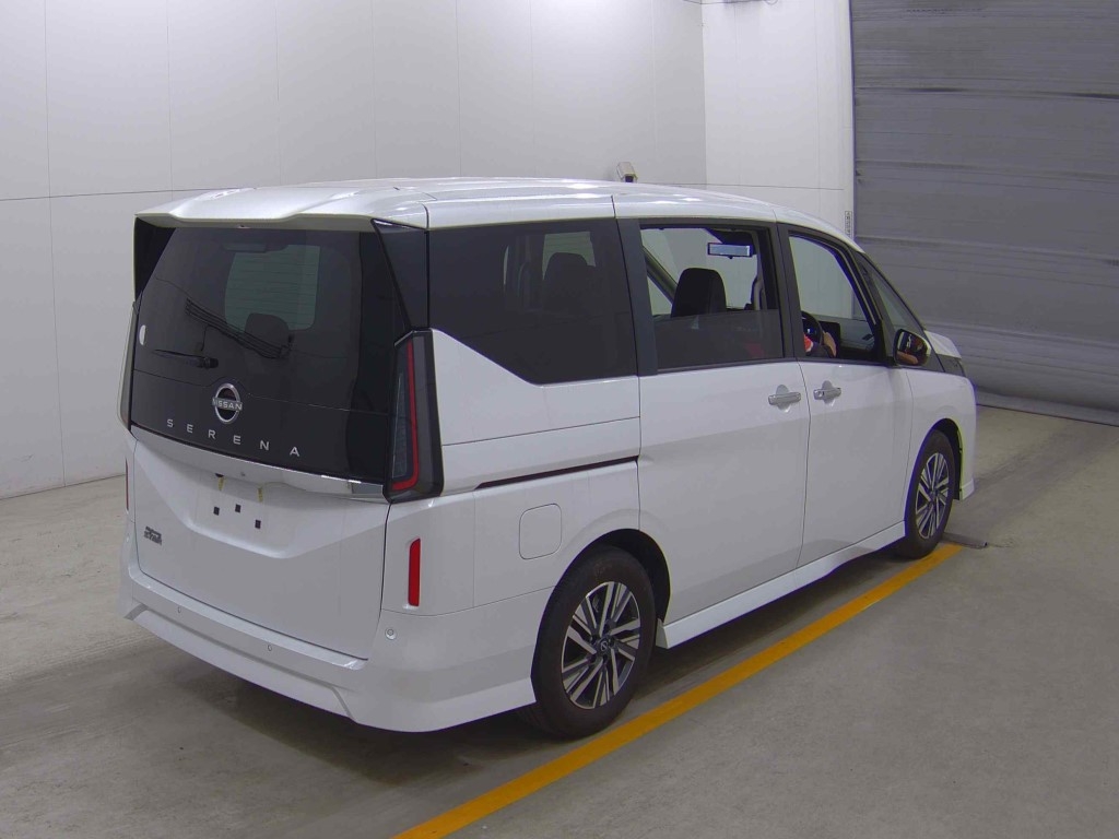 NISSAN SERENA