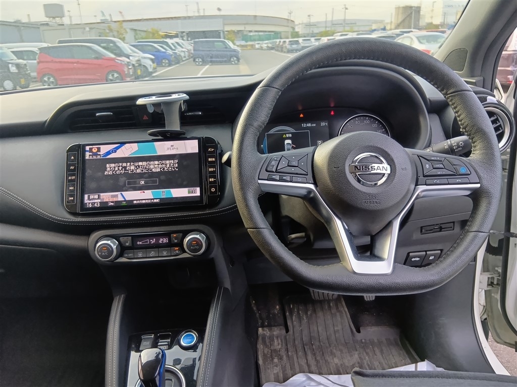NISSAN KICKS