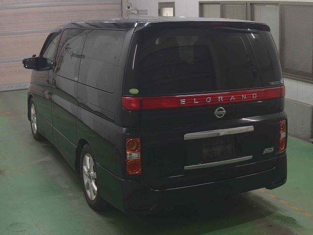 NISSAN ELGRAND