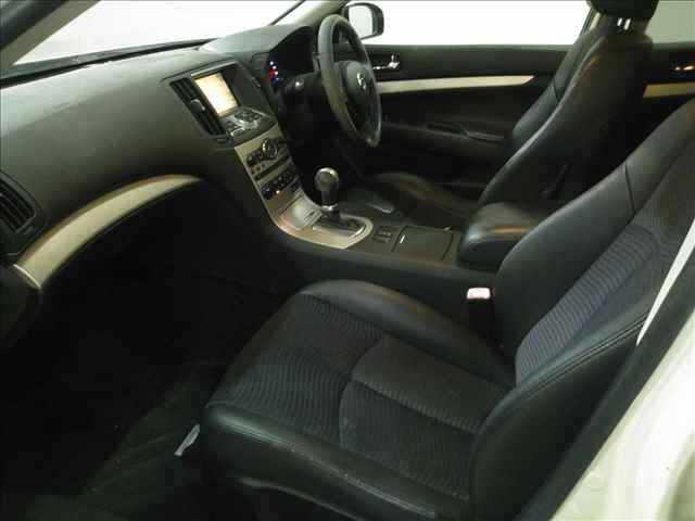 NISSAN SKYLINE