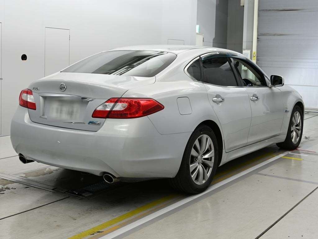 NISSAN FUGA