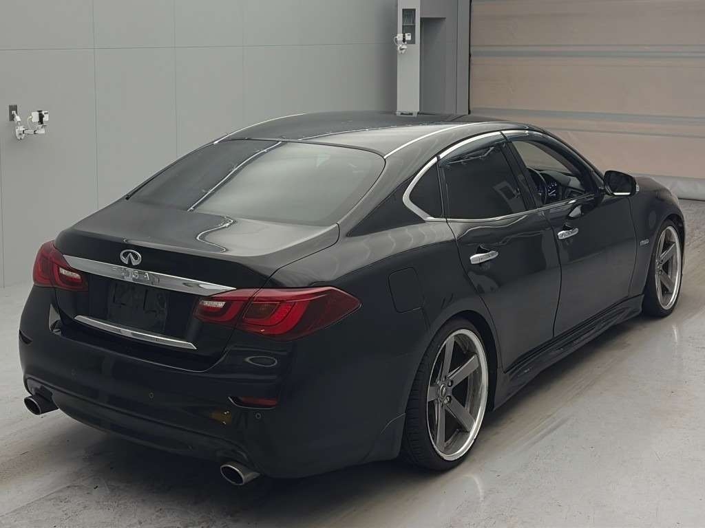 NISSAN FUGA