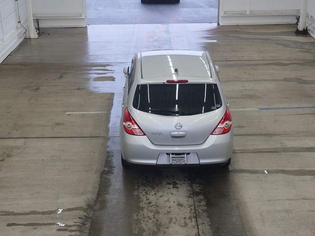 NISSAN TIIDA