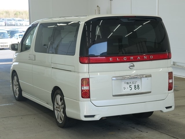 NISSAN ELGRAND