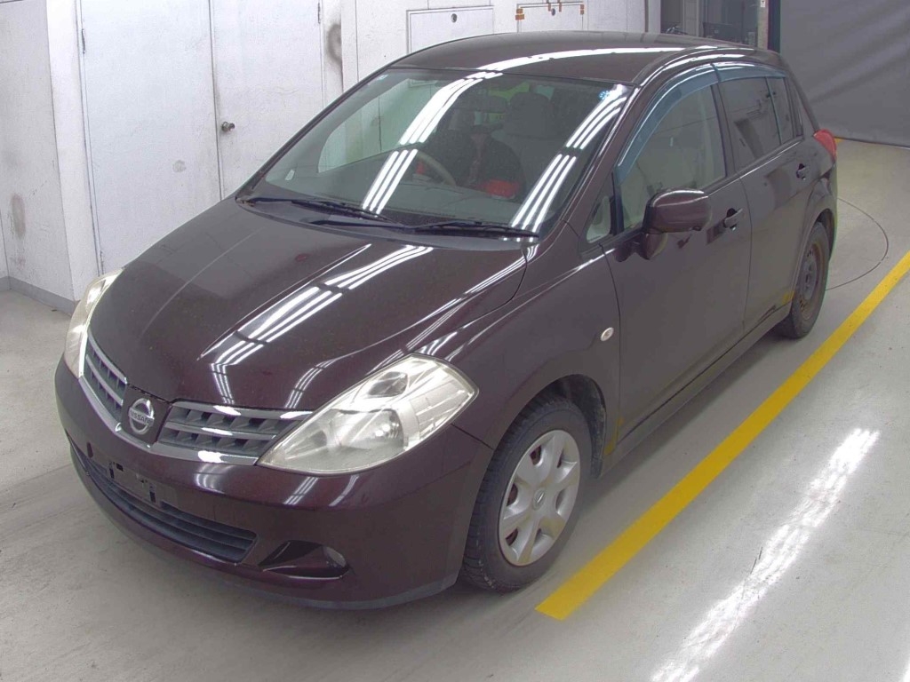 NISSAN TIIDA