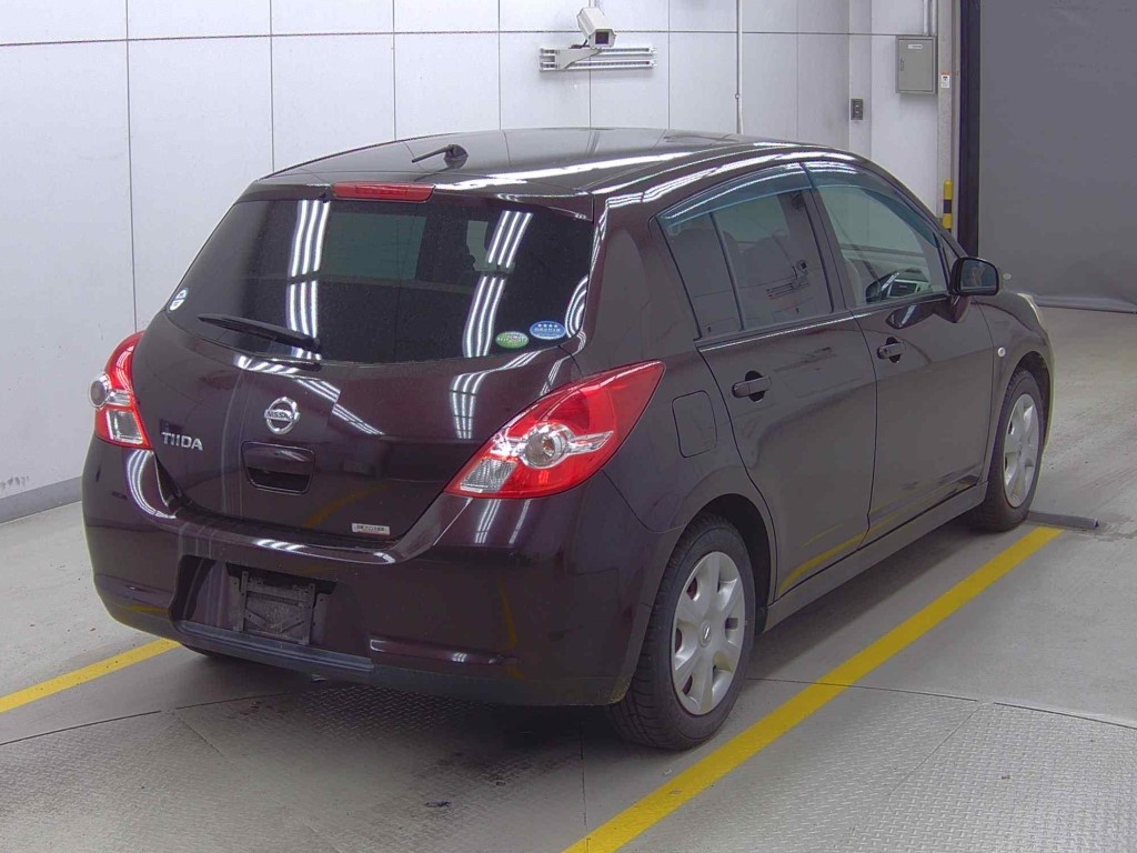 NISSAN TIIDA