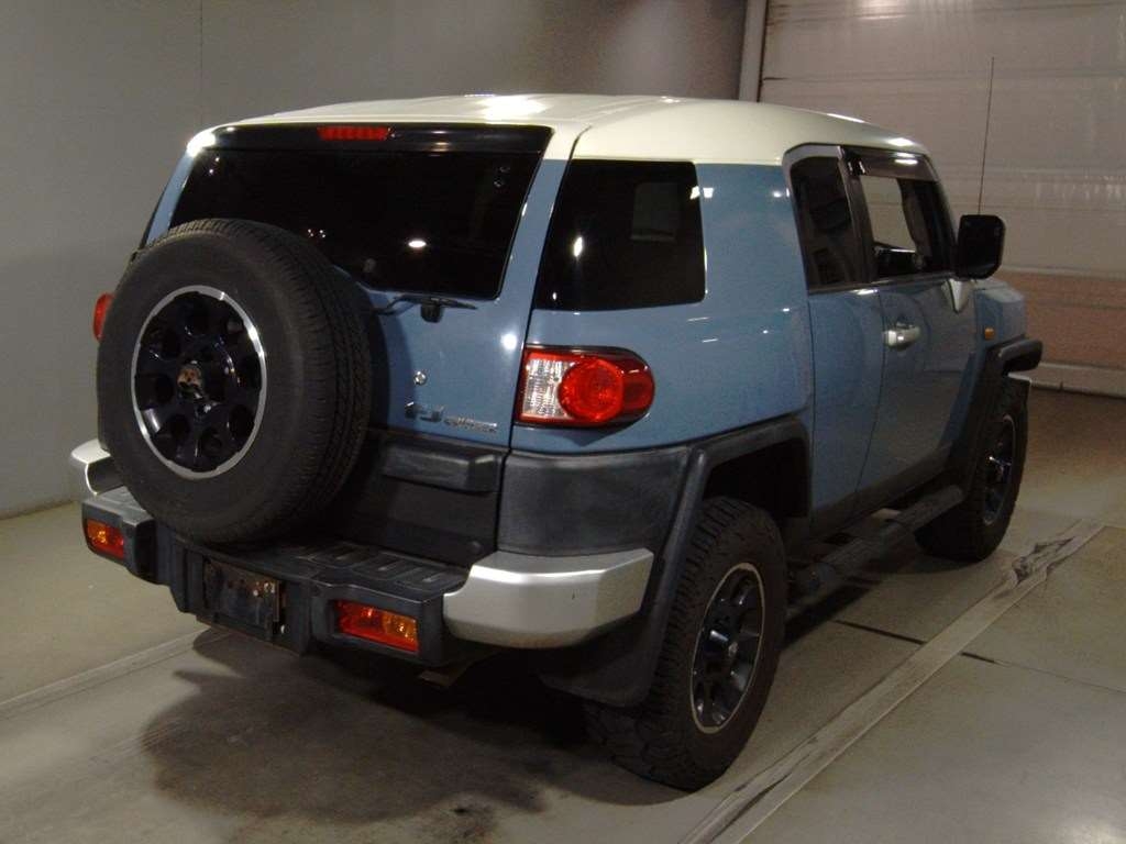 TOYOTA FJ CRUISER