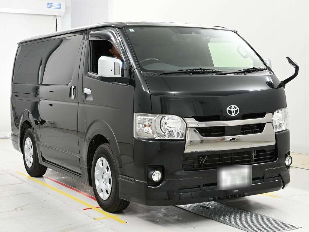 TOYOTA REGIUS ACE