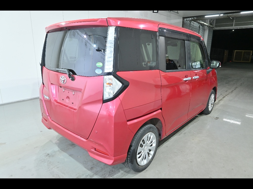 TOYOTA TANK
