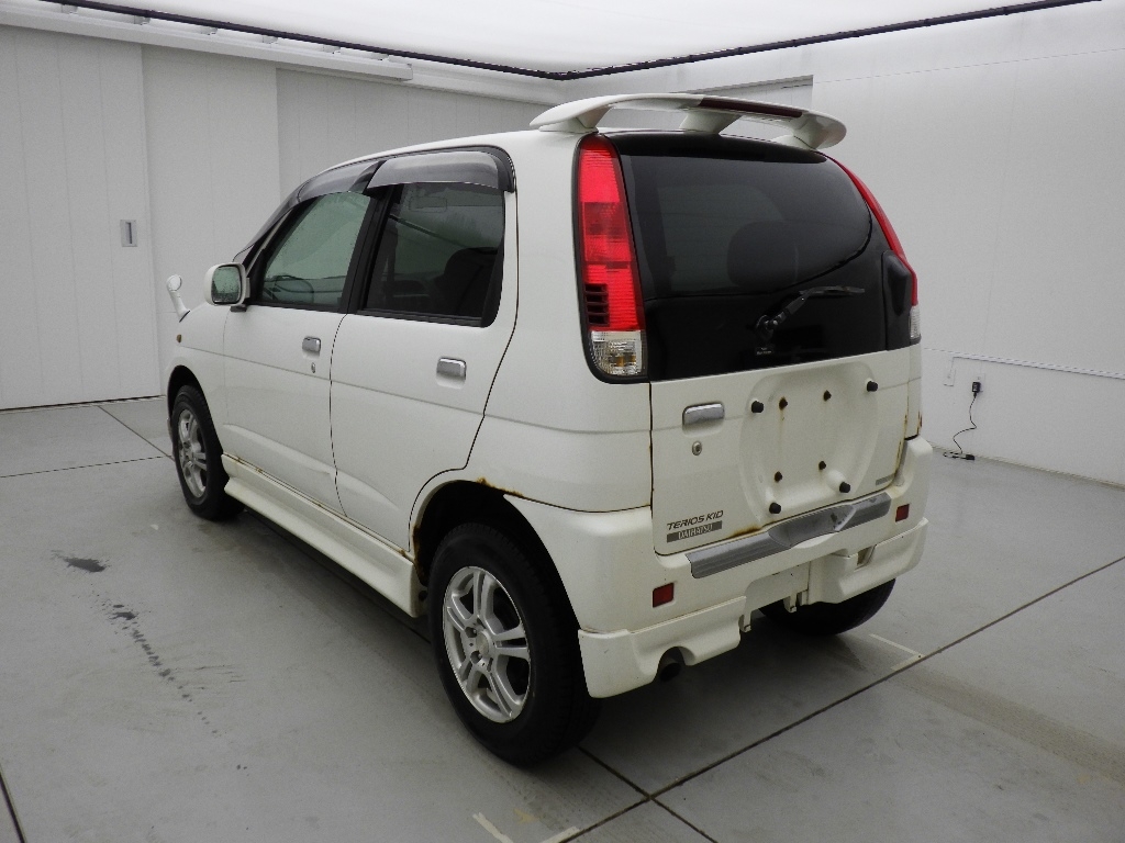 DAIHATSU TERIOS KID