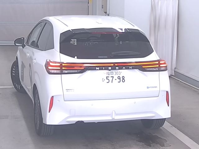 NISSAN AURA