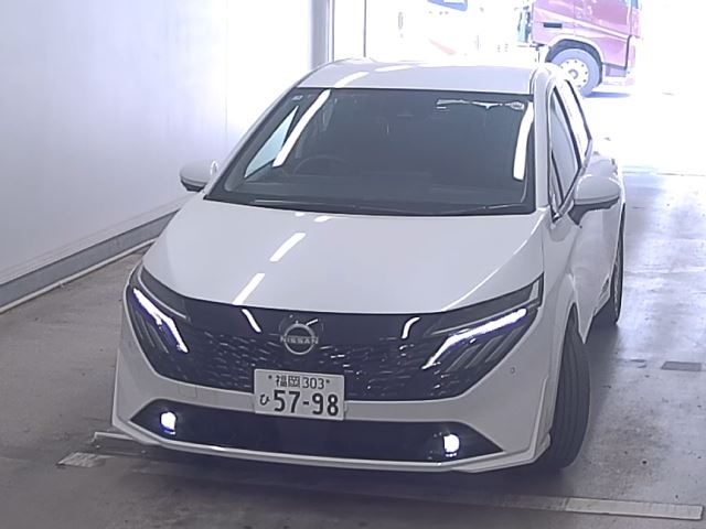 NISSAN AURA