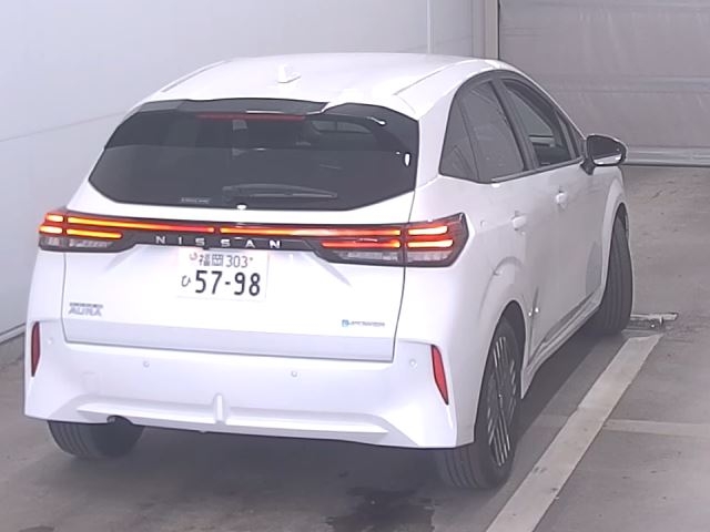 NISSAN AURA