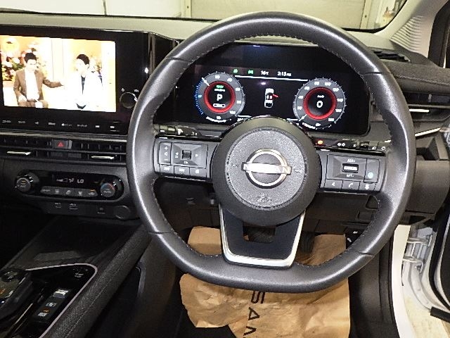 NISSAN AURA