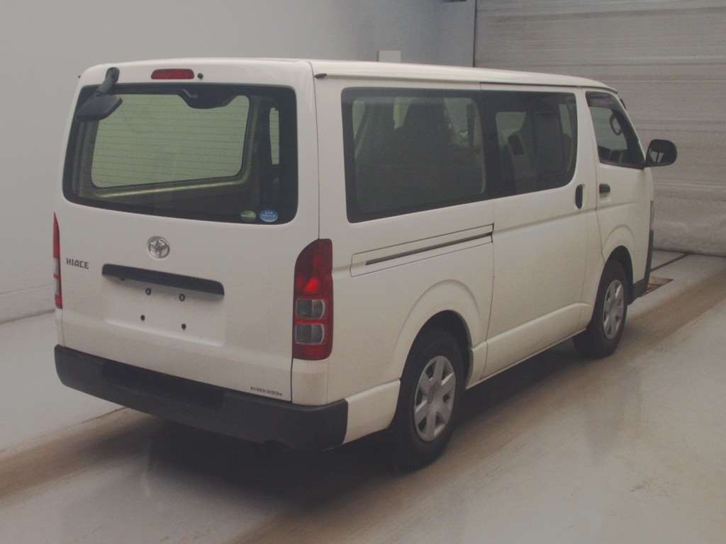 TOYOTA REGIUS ACE