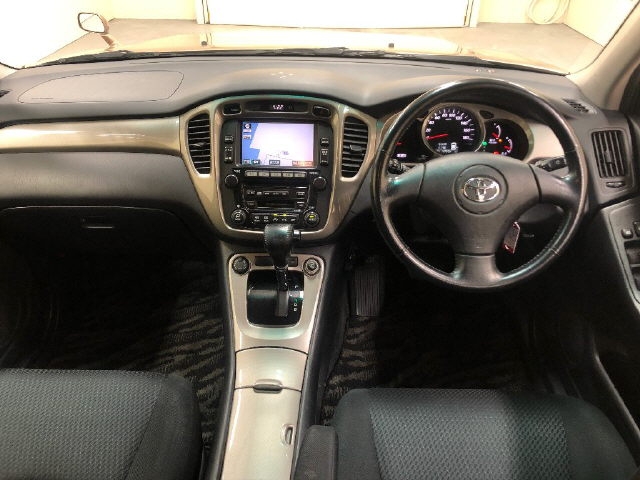 TOYOTA KLUGER V