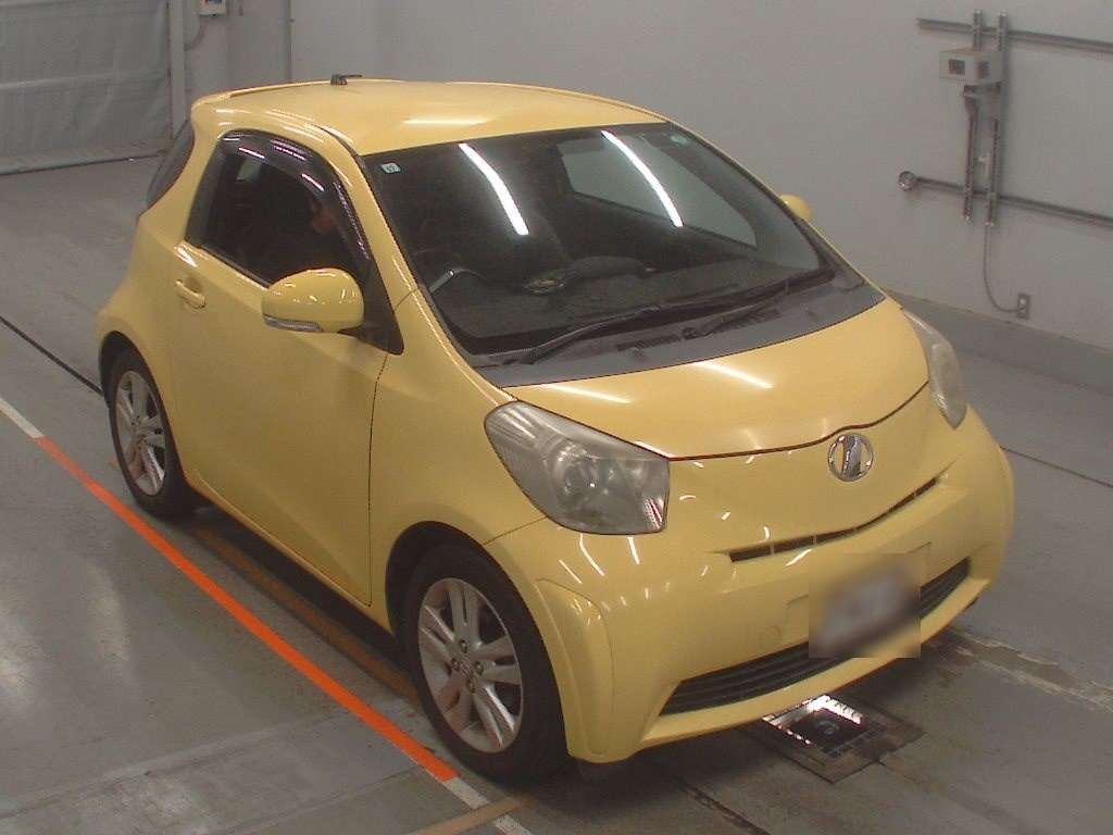 TOYOTA IQ