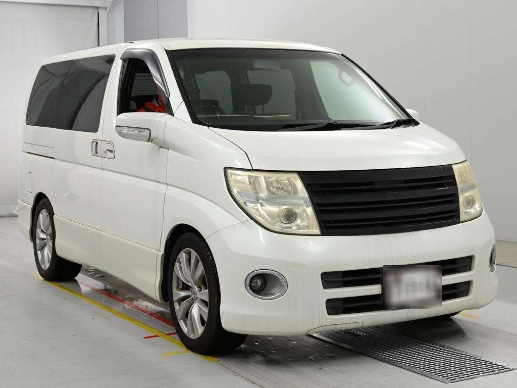 NISSAN ELGRAND