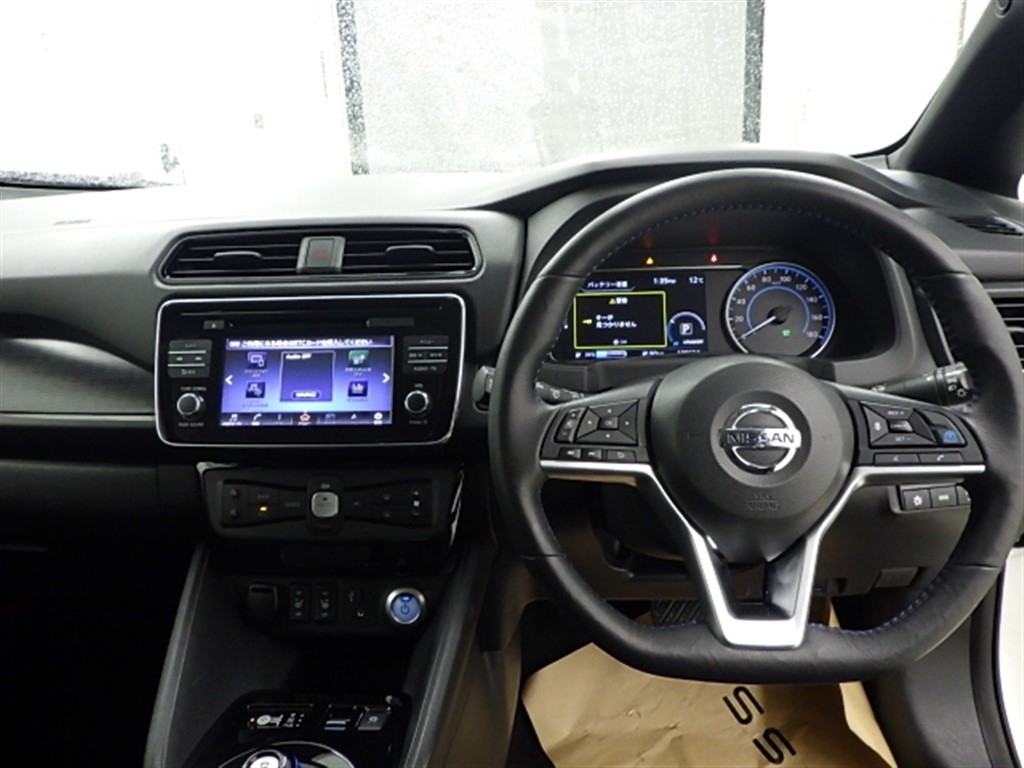 NISSAN LEAF