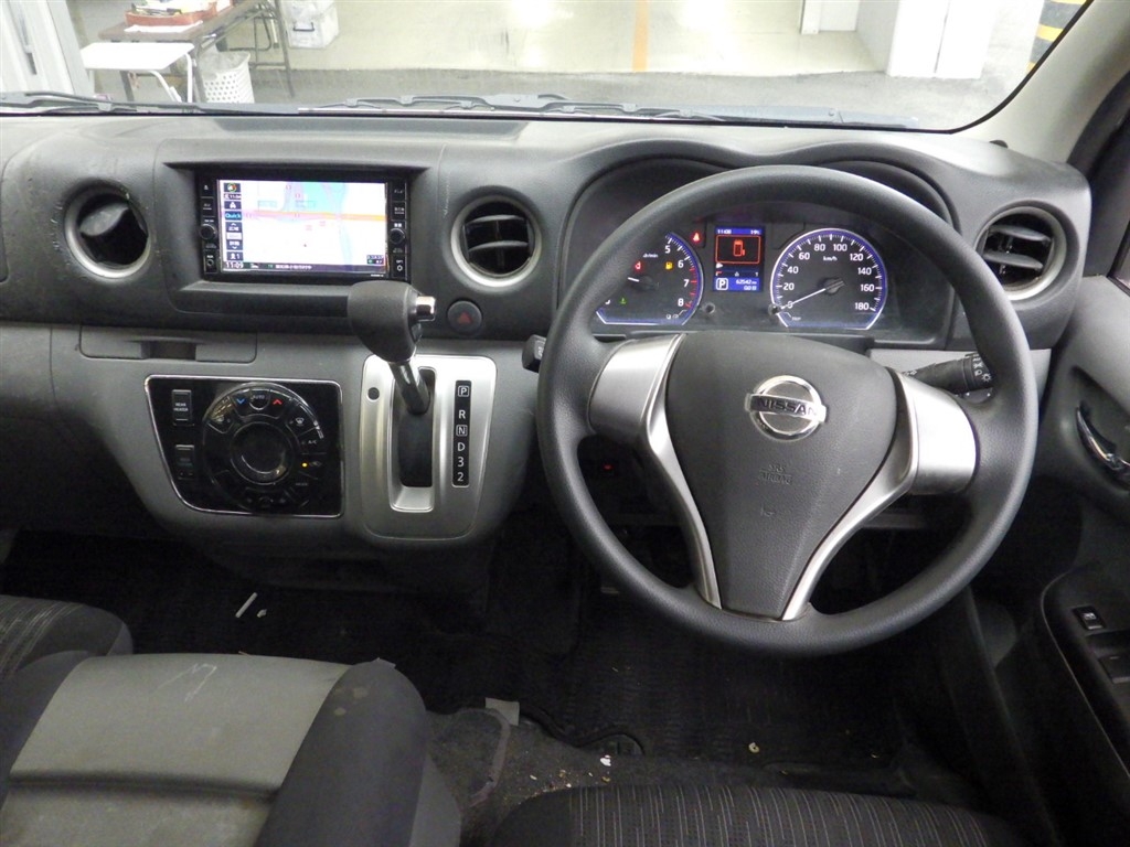 NISSAN NV350 CARAVAN