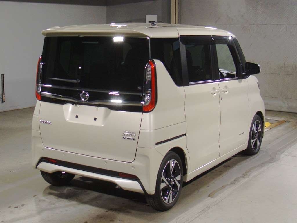 NISSAN ROOX