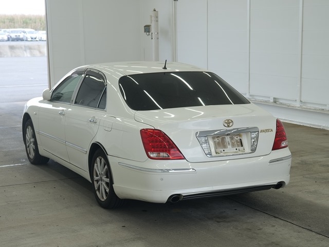 TOYOTA CROWN MAJESTA