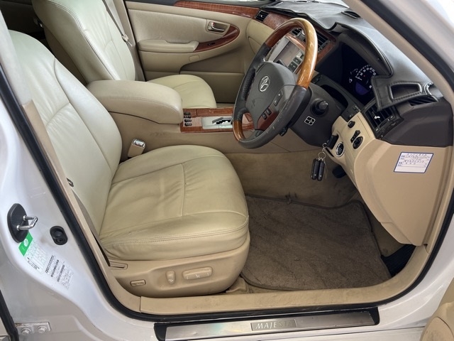 TOYOTA CROWN MAJESTA