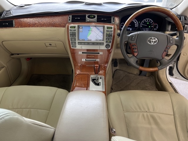 TOYOTA CROWN MAJESTA