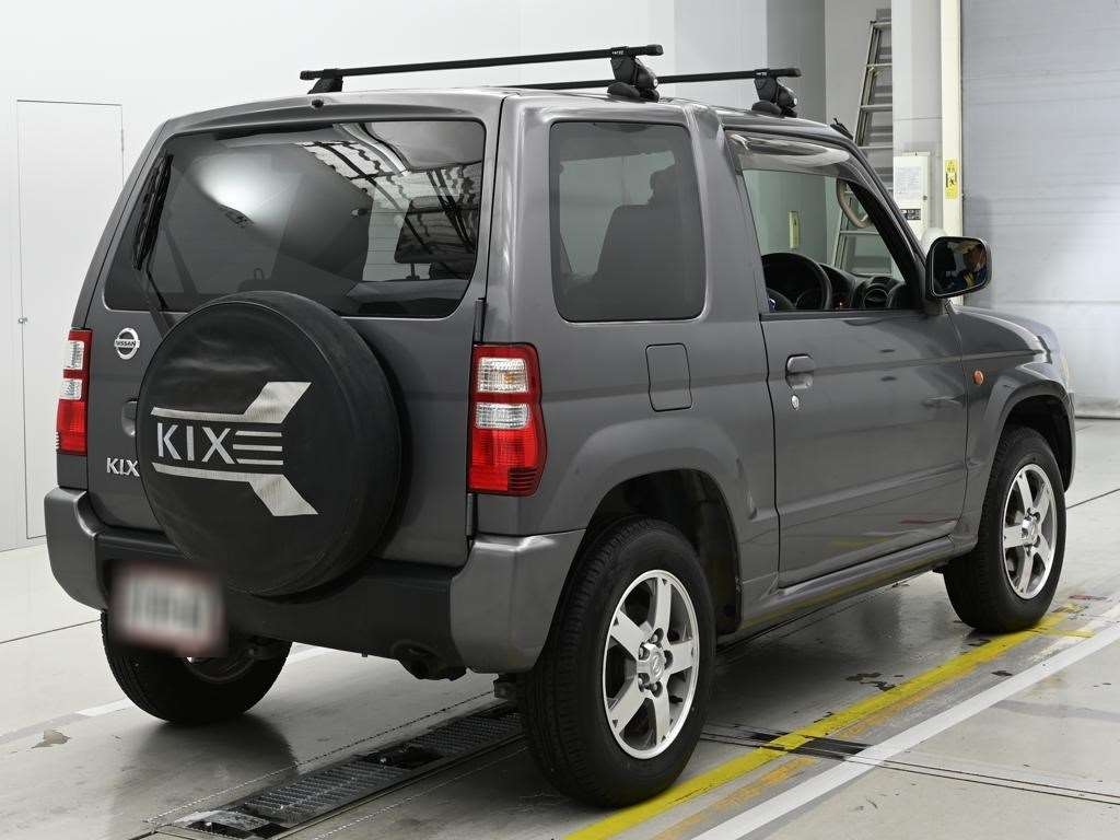 NISSAN KIX