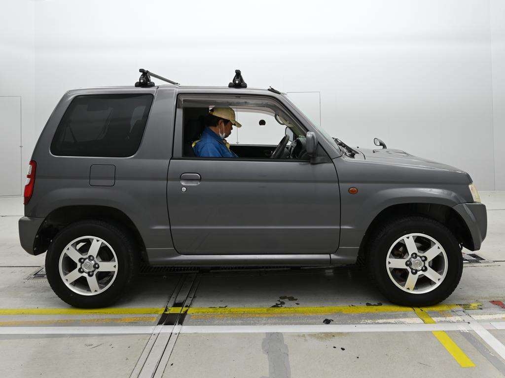 NISSAN KIX