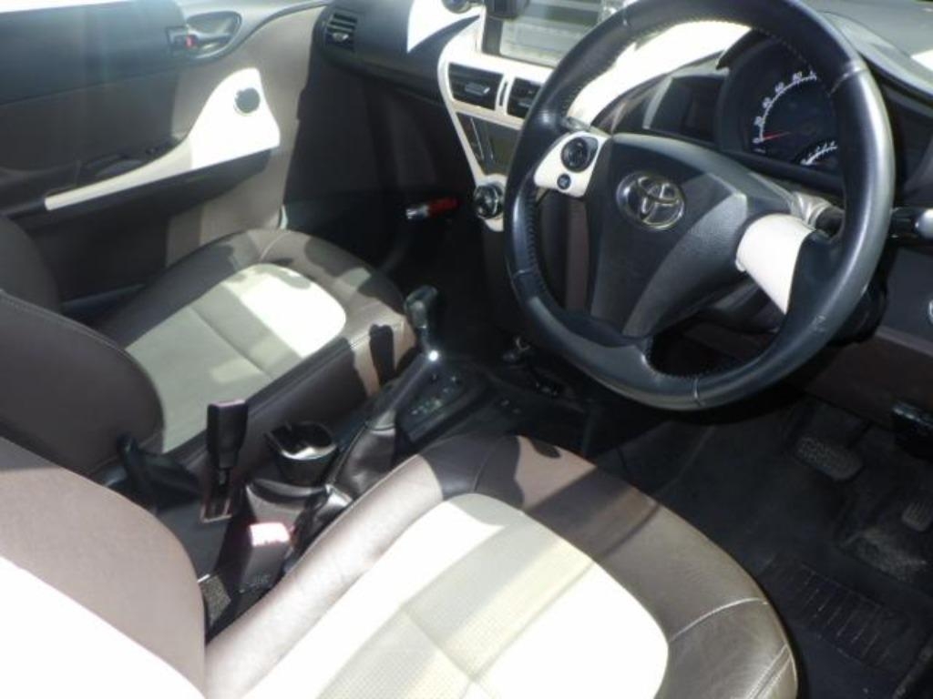 TOYOTA IQ