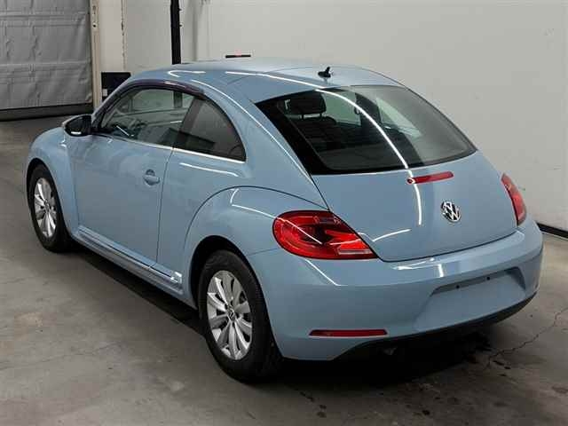 VOLKSWAGEN BEETLE