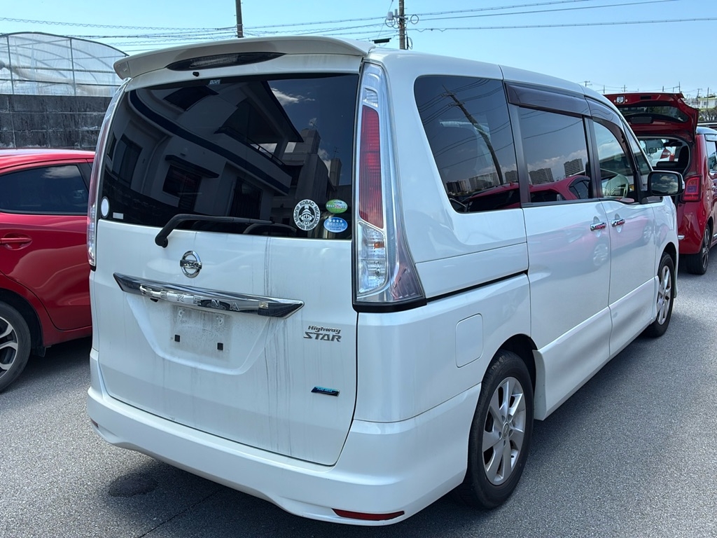 NISSAN SERENA