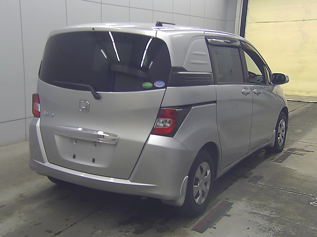 HONDA FREED SPIKE
