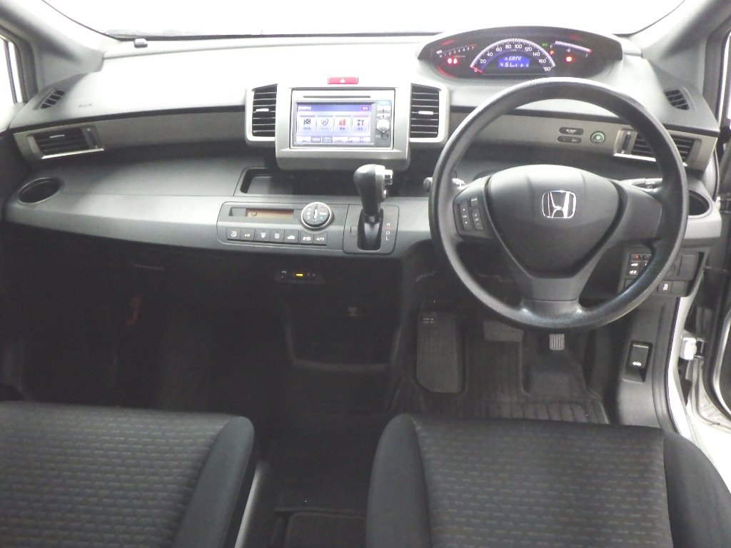 HONDA FREED SPIKE