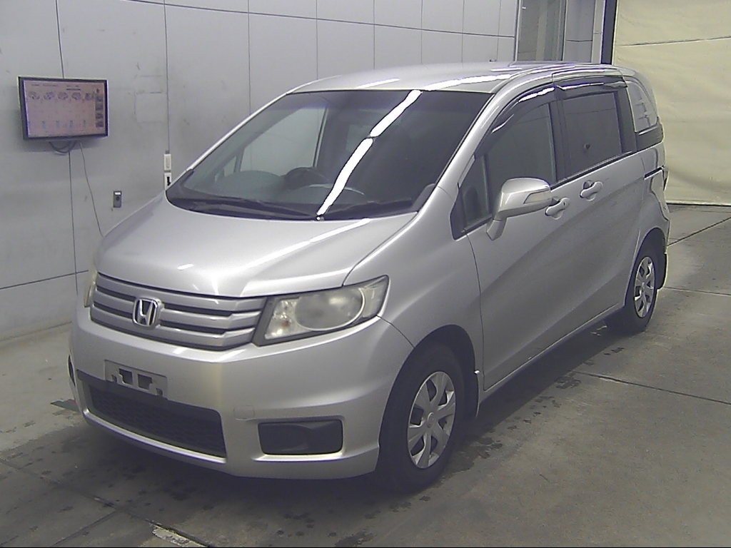 HONDA FREED SPIKE