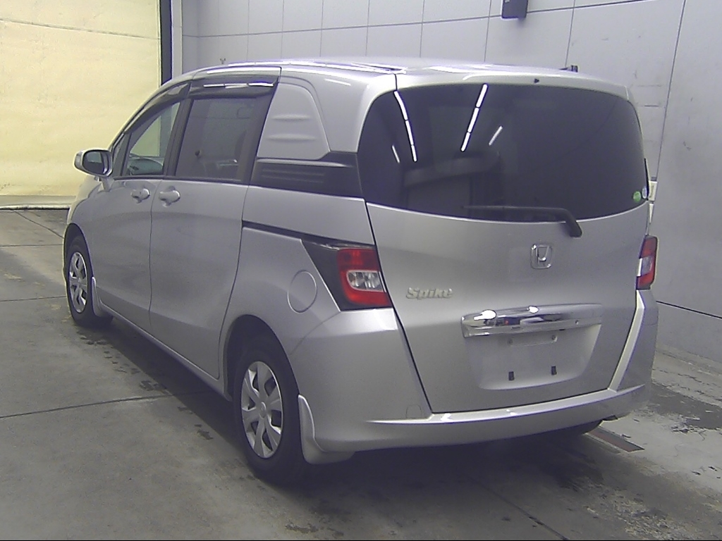 HONDA FREED SPIKE