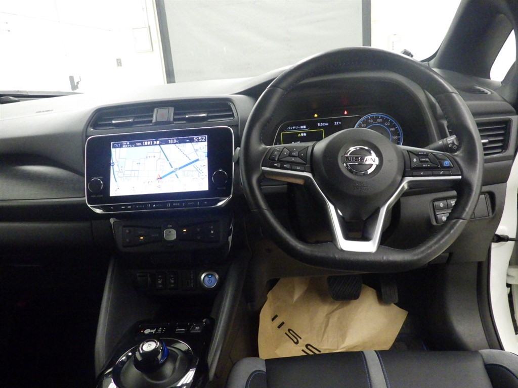 NISSAN LEAF