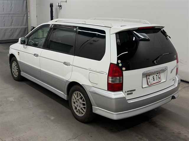 MITSUBISHI CHARIOT GRANDIS