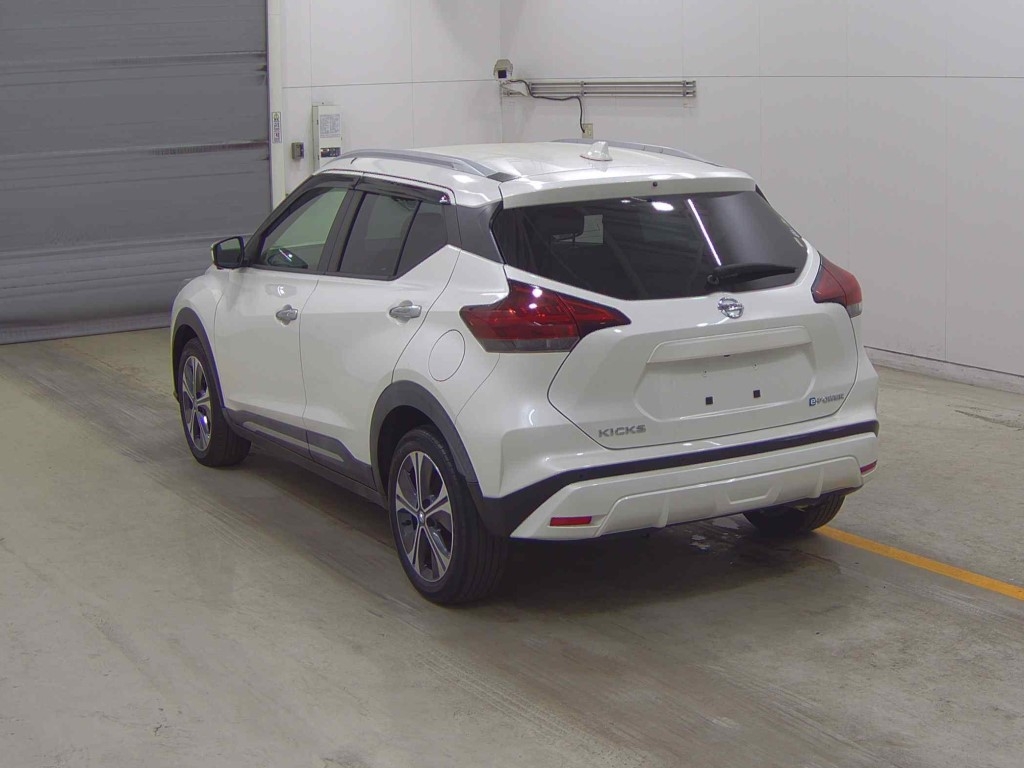 NISSAN KICKS