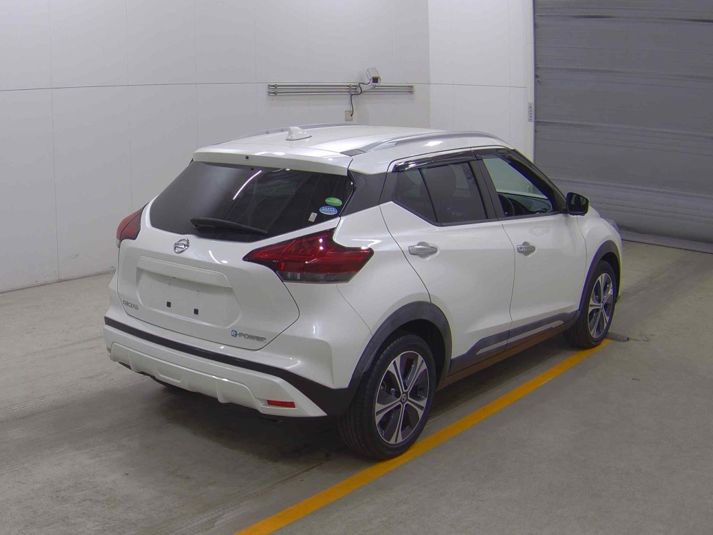 NISSAN KICKS