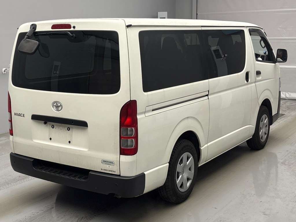 TOYOTA REGIUS ACE