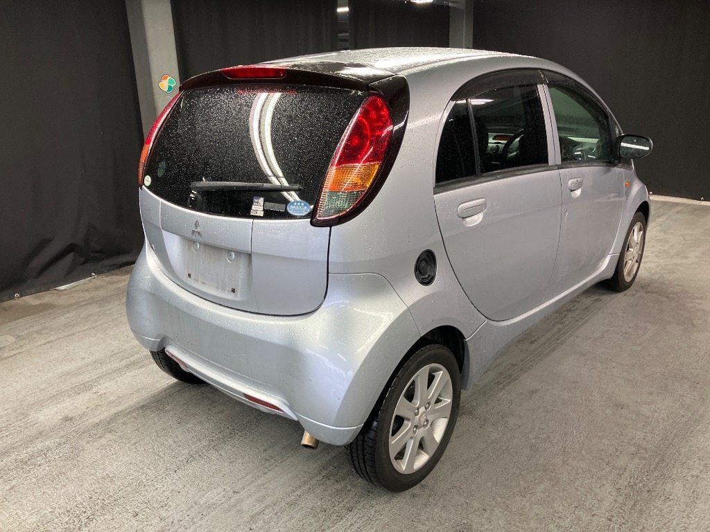 MITSUBISHI I