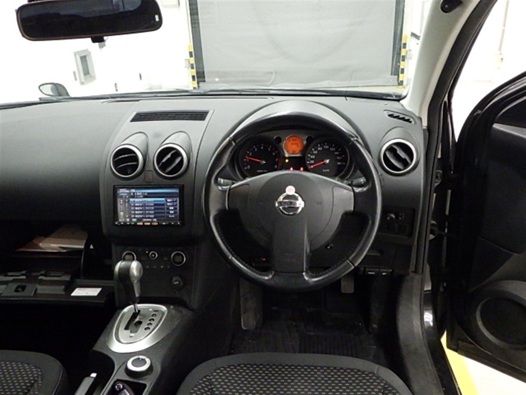 NISSAN DUALIS