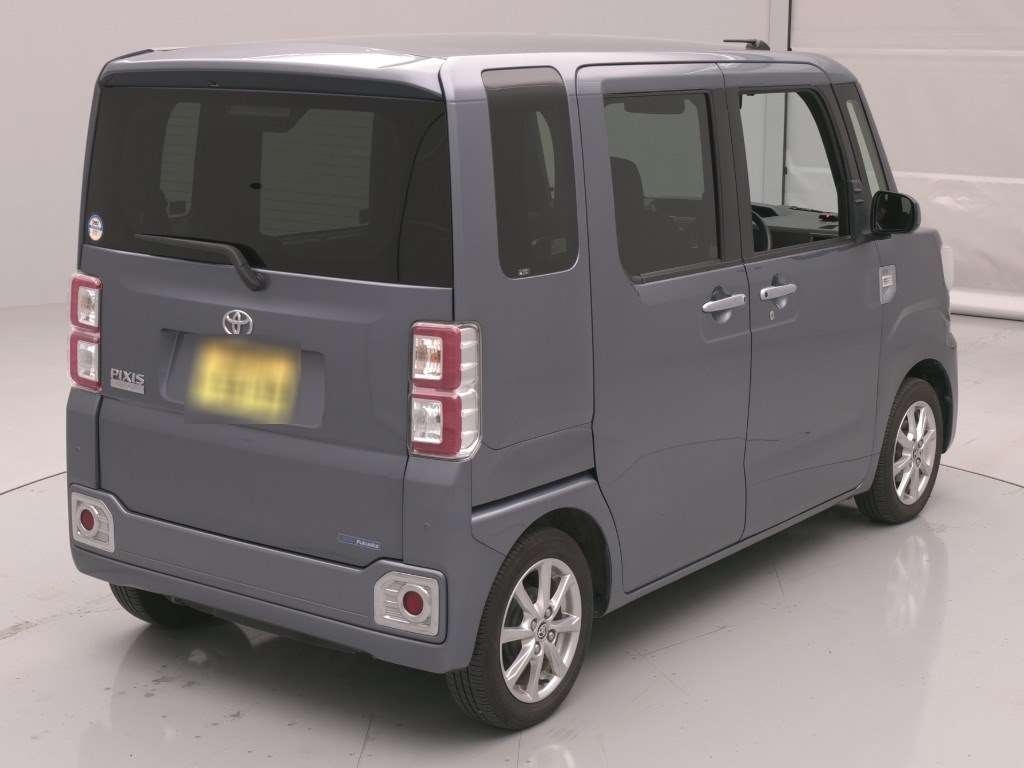 TOYOTA PIXIS MEGA