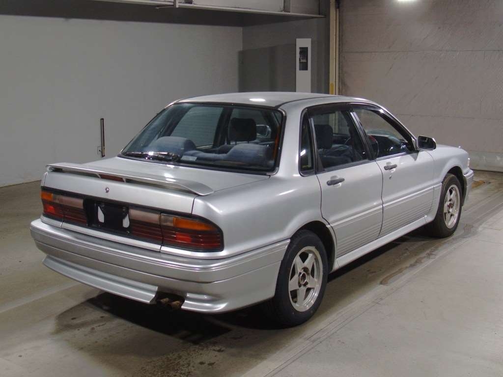 MITSUBISHI GALANT