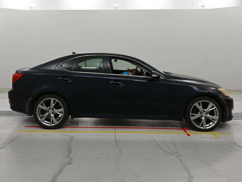 LEXUS IS250