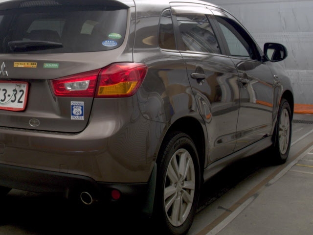 MITSUBISHI RVR
